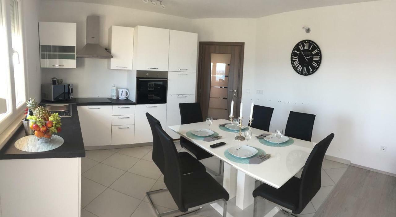 Appartamento Lana I Natali Kaštela Esterno foto